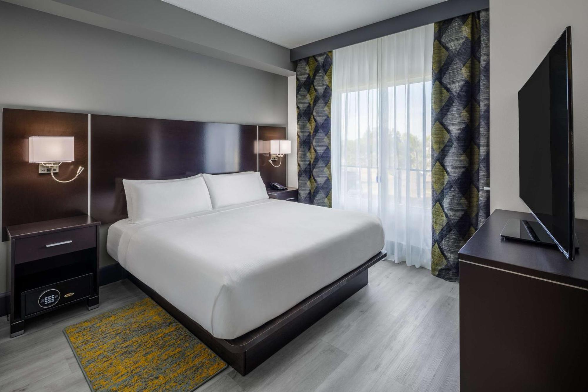 Doubletree By Hilton Sarasota Bradenton Airport Hotel Exterior photo