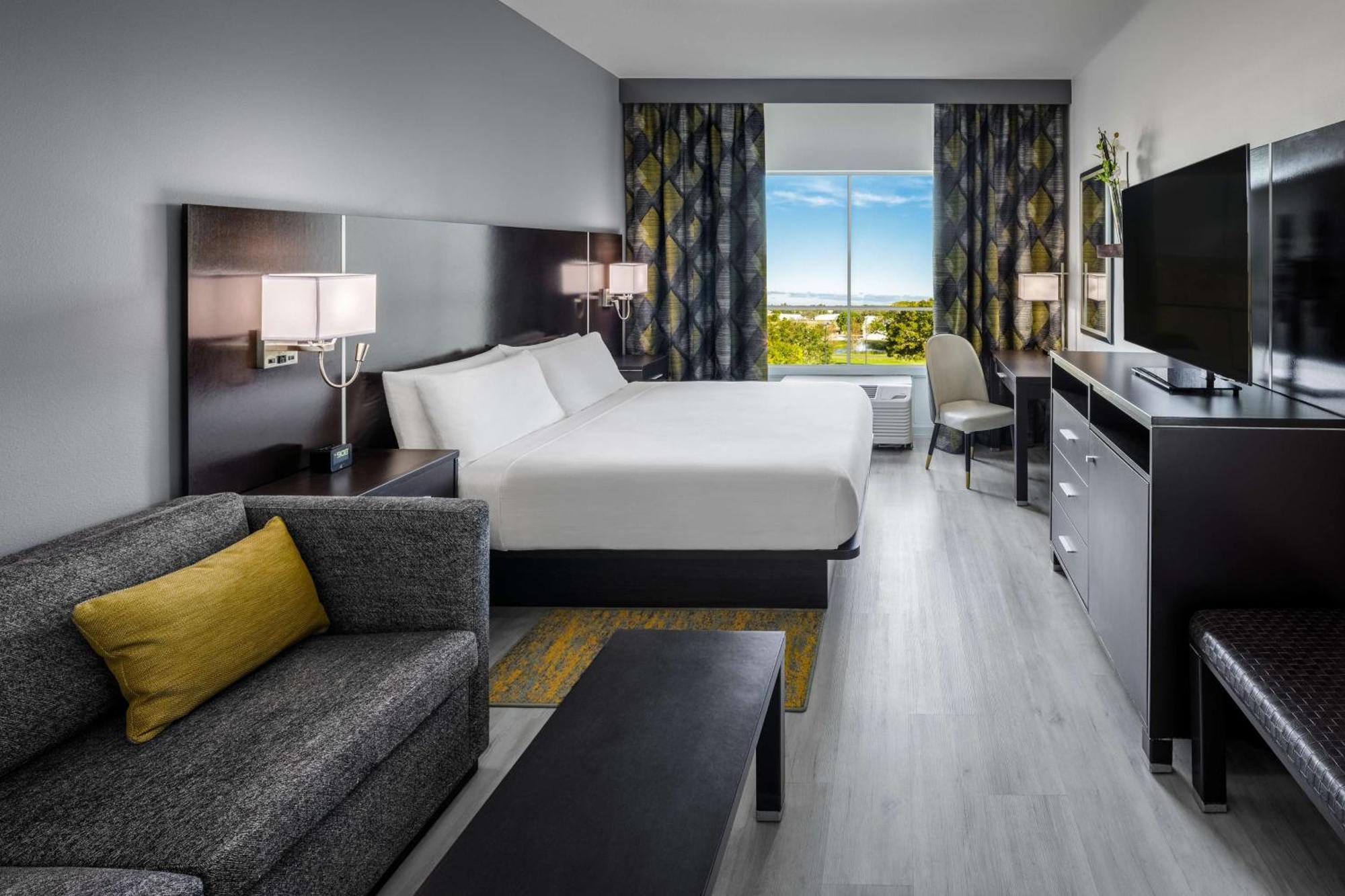 Doubletree By Hilton Sarasota Bradenton Airport Hotel Exterior photo