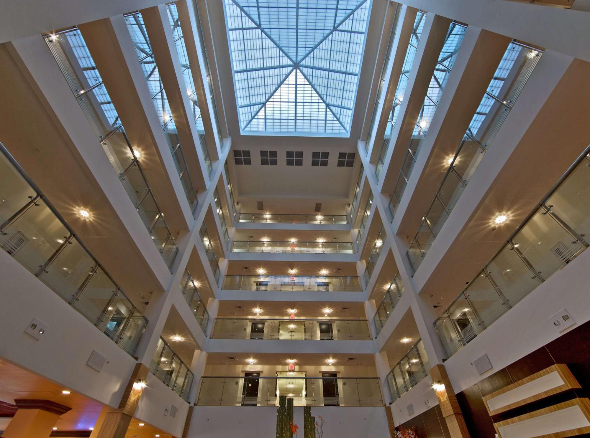 Doubletree By Hilton Sarasota Bradenton Airport Hotel Exterior photo